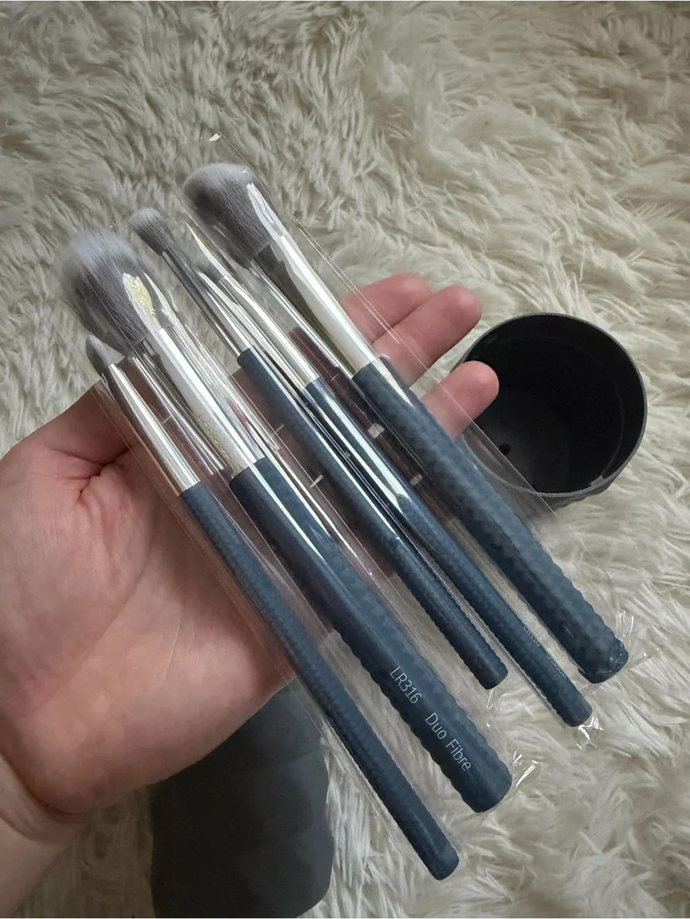 LARUCE 5 pc make up brush set